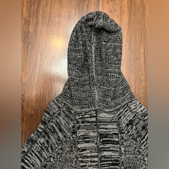 Athleta Hooded Sweater Size Small Gray Heather Casual Athleisure Comfortable EUC - Picture 4 of 15